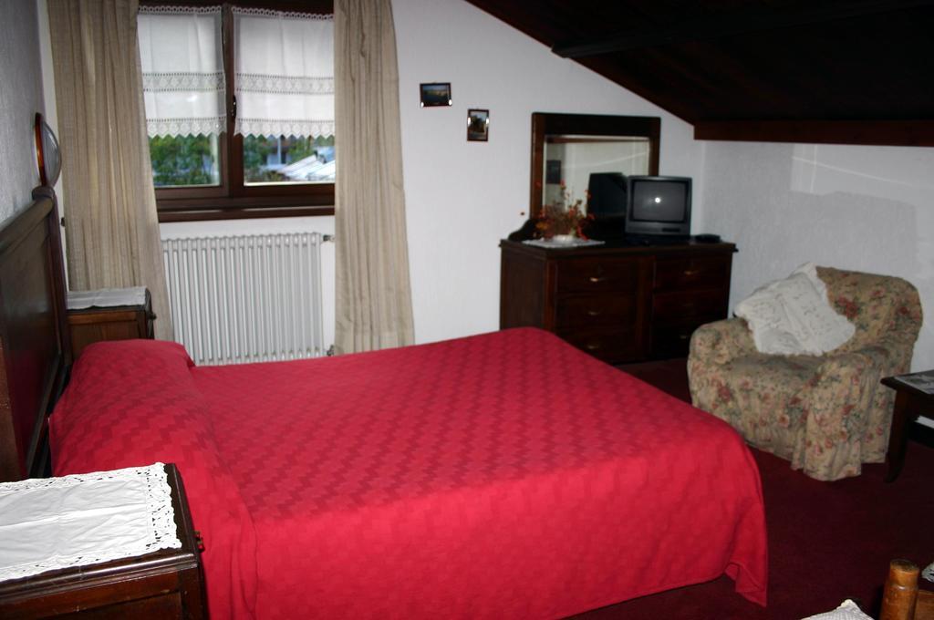 Albergo Martinet ヴェルナンテ 部屋 写真