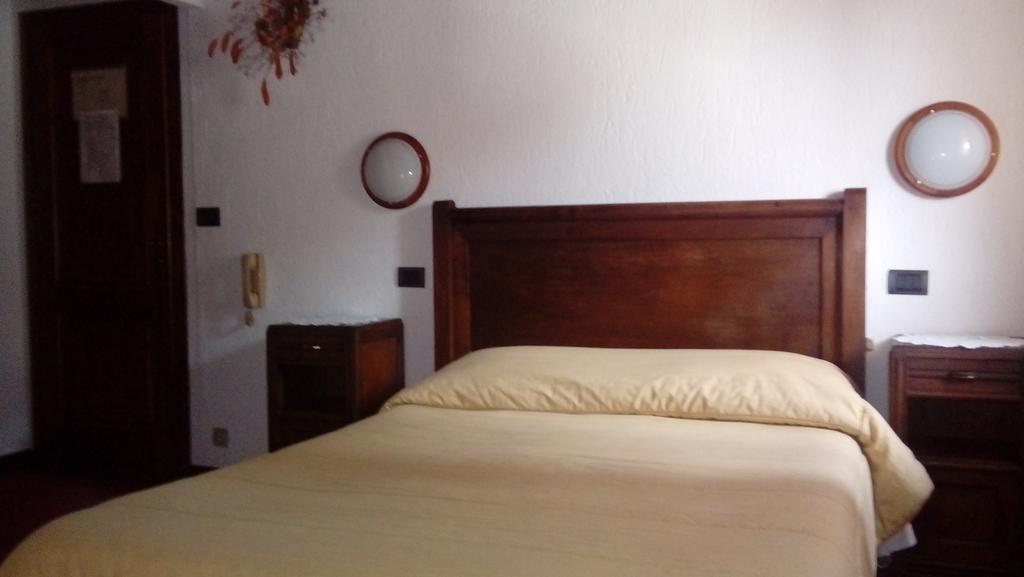 Albergo Martinet ヴェルナンテ エクステリア 写真